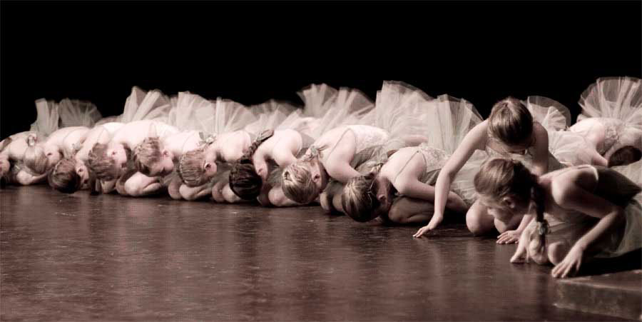 https://performingartsschool.co.uk/wp-content/uploads/2014/02/nballerinas.jpg